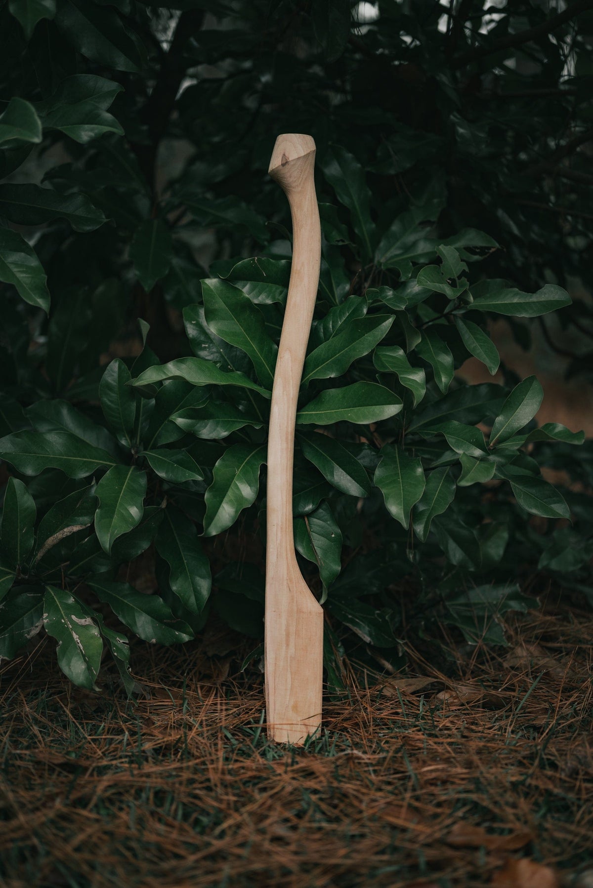 side view of the whiskey river art and trading co 28c premium heritage replacement axe handle